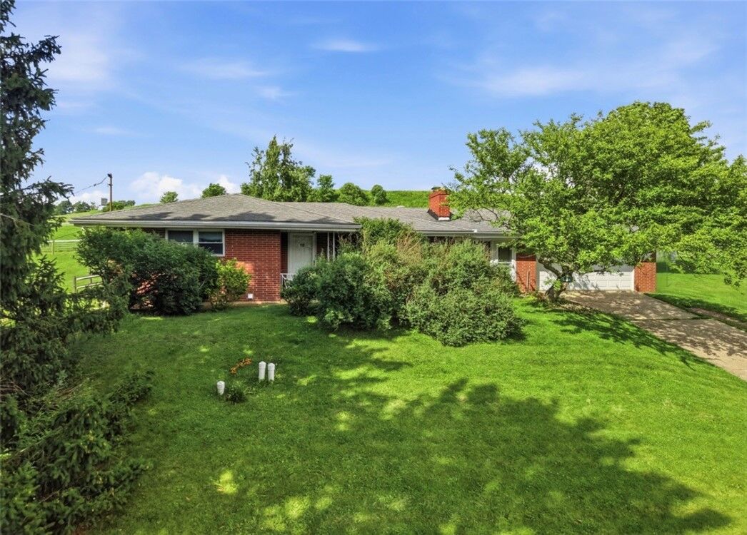 Property Photo:  68 Armstrong Dr  PA 15301 