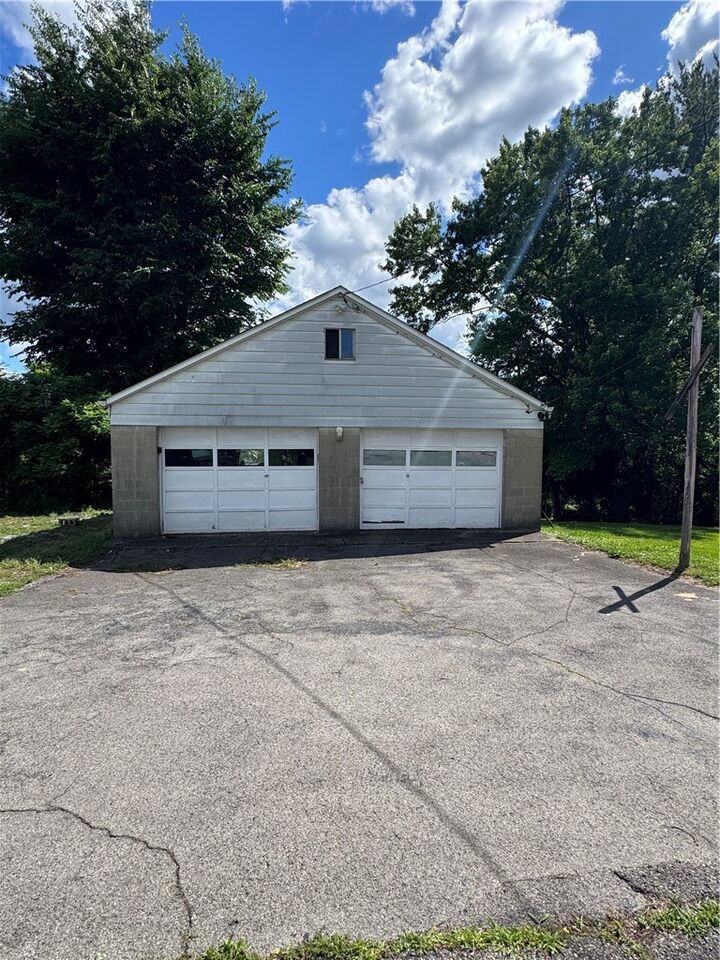 Property Photo:  44 Forest Grove Rd  PA 15108 