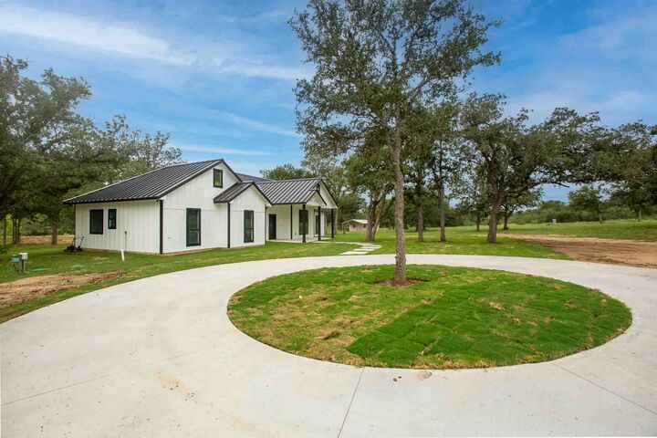 Property Photo: 337 Smitty Lane TX 78644
