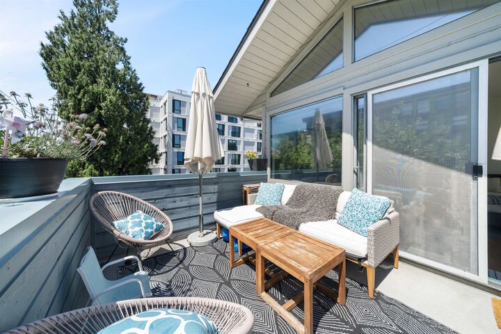 Property Photo:  2118 Eastern Avenue 3  BC V7L 3G3 