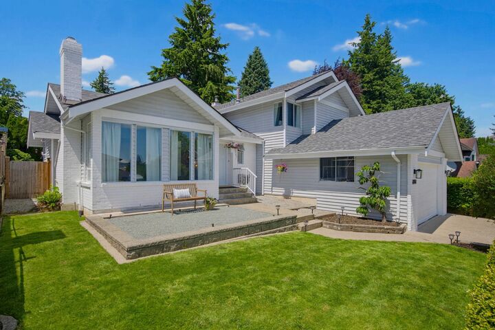 Property Photo: 32562 Murray Avenue BC V2T 4T5