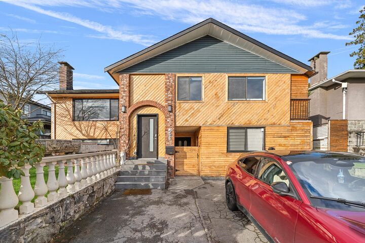 Property Photo: 5307 Springdale Court BC V5B 2B5