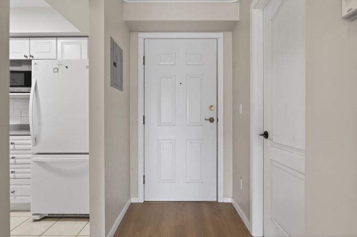 Property Photo: 2340 Hawthorne Avenue 308 BC V3C 1W9