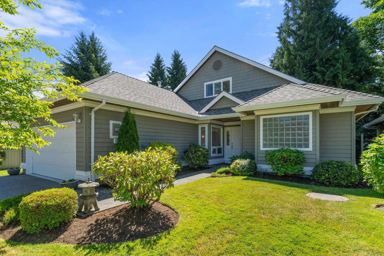 Property Photo: 1881 144 Street 3 BC V4A 7E8