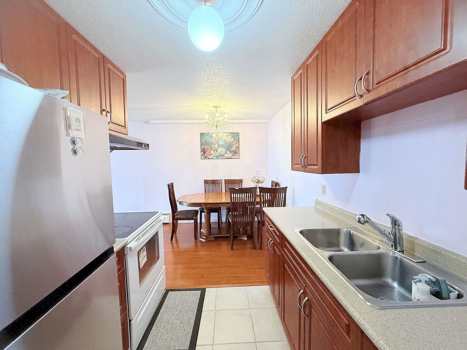 Property Photo:  6380 Buswell St Richmond  BC V6Y 2G2 