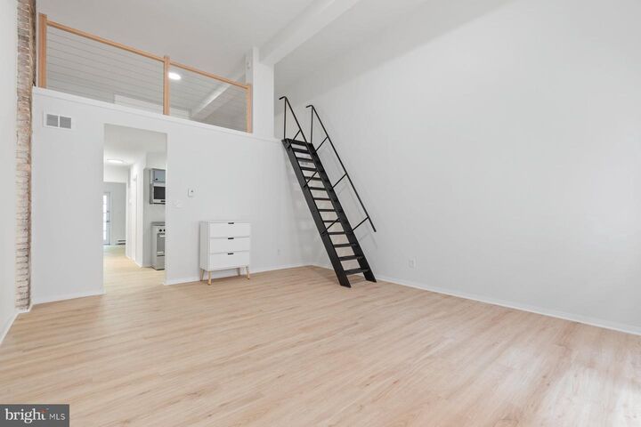 Property Photo:  207 S Patrick Street 207  VA 22314 
