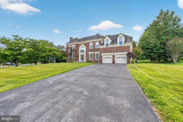 Property Photo: 17536 Applewood Lane MD 20855