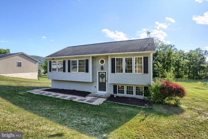 Property Photo:  282 Montour Road  PA 17040 
