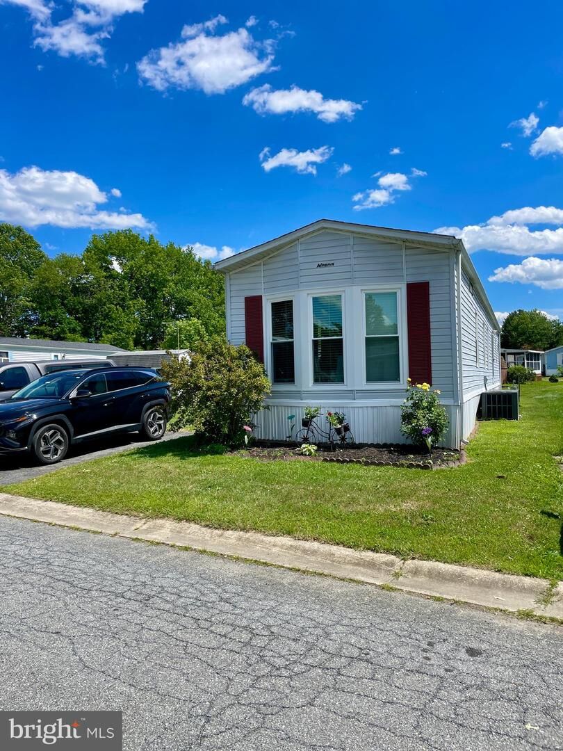Property Photo:  5 Milkweed Court 245  DE 19713 
