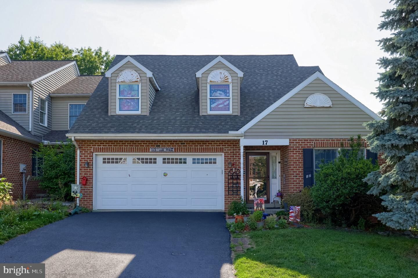 Property Photo:  17 Georgetown Court  PA 17554 