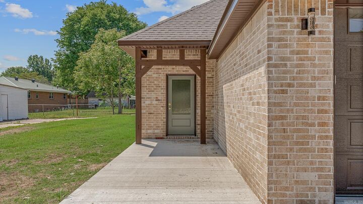 Property Photo:  303 Hogan  AR 72447 
