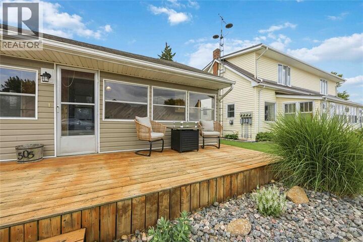 Property Photo:  505 Broadway Street  ON N0P 2B0 