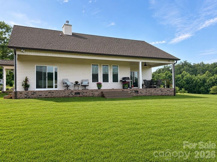 Property Photo:  14 Daisy Lane  NC 28681 