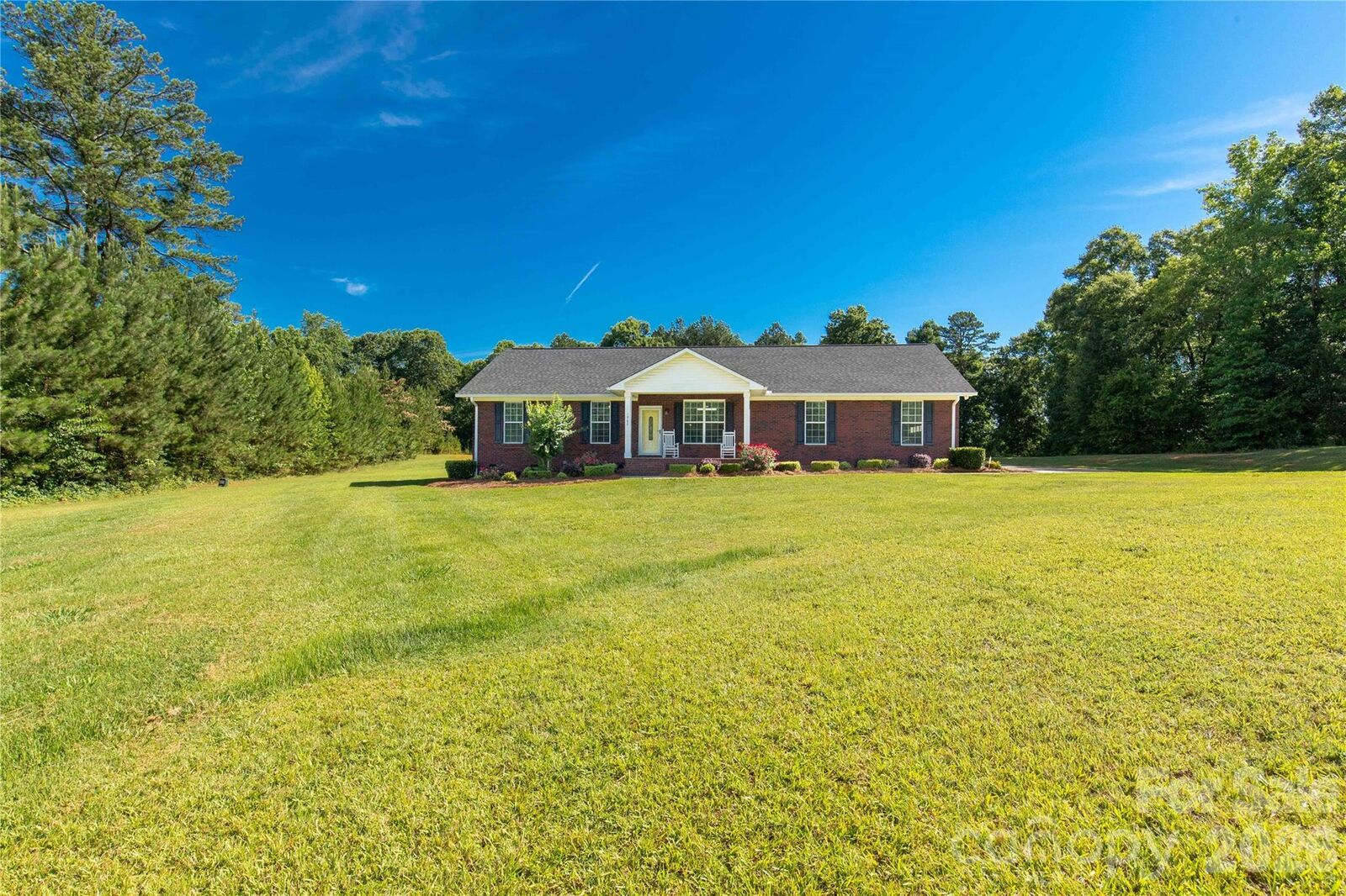 Property Photo:  1962 Robin Drive  SC 29720 