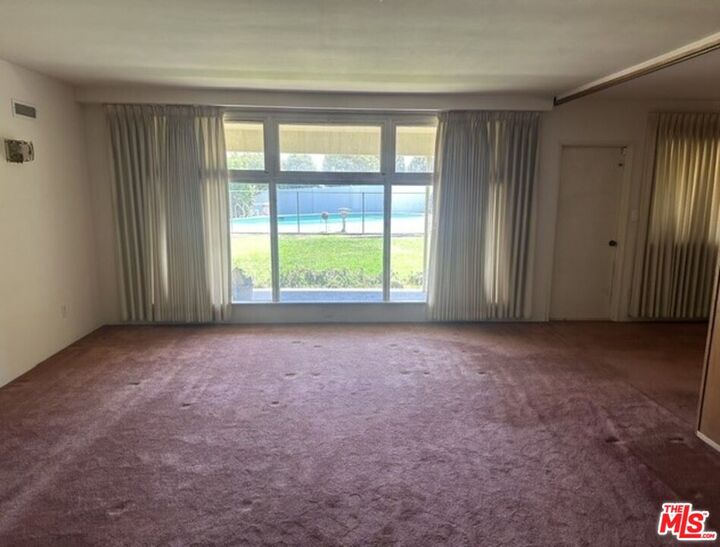 Property Photo:  3806 Carmona Ave  CA 90008 