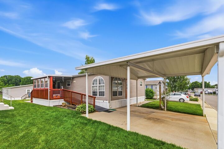 Property Photo:  22 Birch Row Drive Drive  OH 43015 