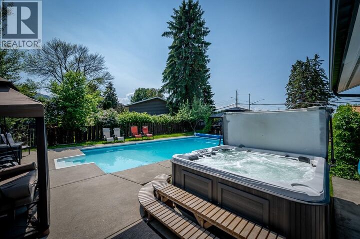 Property Photo: 2591 Fleetwood Avenue BC V2B 4T1