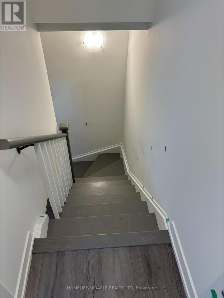 Property Photo: 861 Sheppard Avenue West 61 ON M3H 0E9