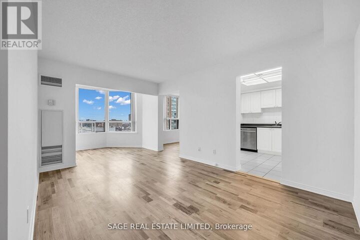 Property Photo:  135 Hillcrest Avenue 1016  ON L5B 4B1 