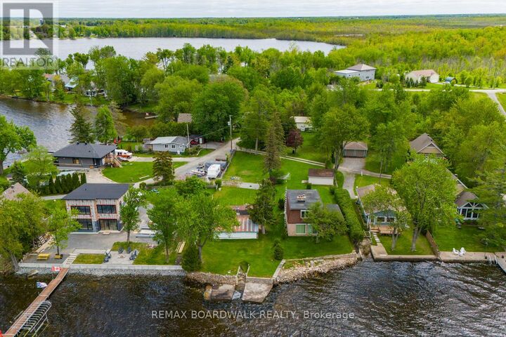 Property Photo:  131 Avenue 4 Avenue  ON K7C 4L7 