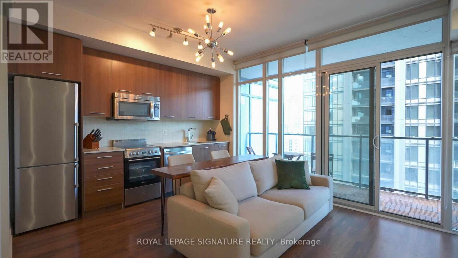 Property Photo: 105 George Street 1214 ON M5A 0L4