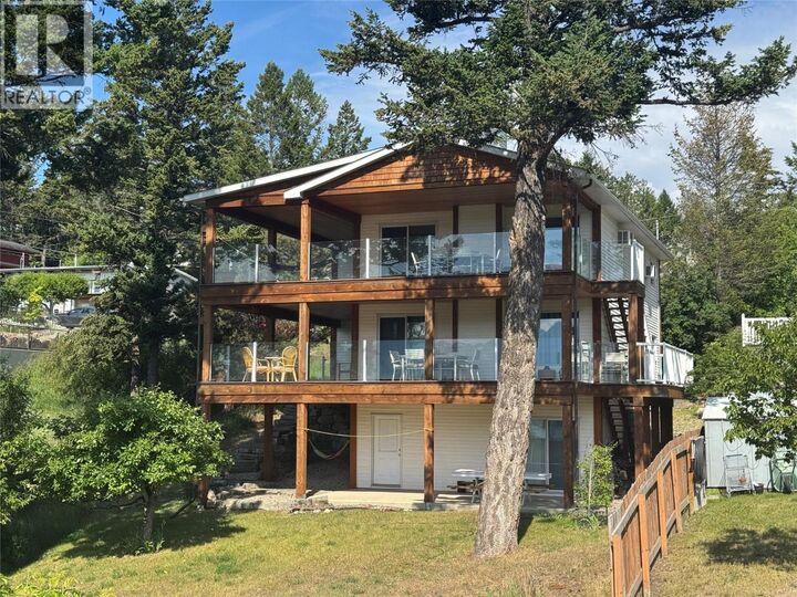 Property Photo: 1725 6th Ave Avenue BC V0A 1K0