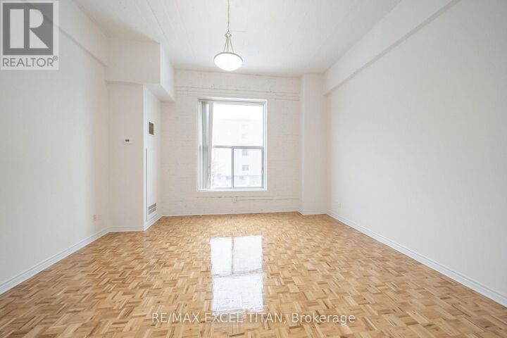 Property Photo:  1407 Dupont Street 315  ON M6H 4J7 