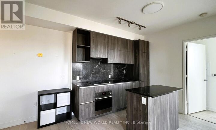 Property Photo:  1 Yorkville Avenue 4608  ON M4W 0B1 
