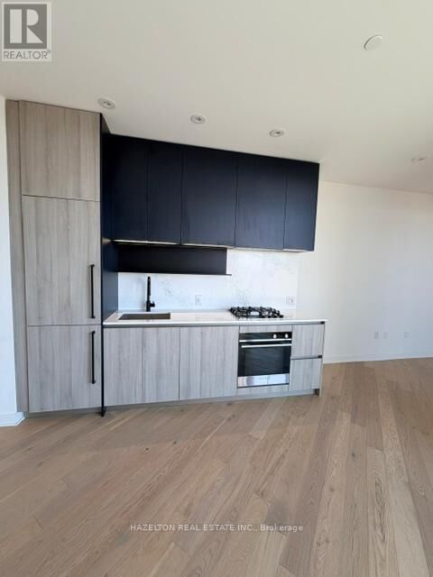 Property Photo: 2625 Dundas Street West 809 ON M6P 0C5