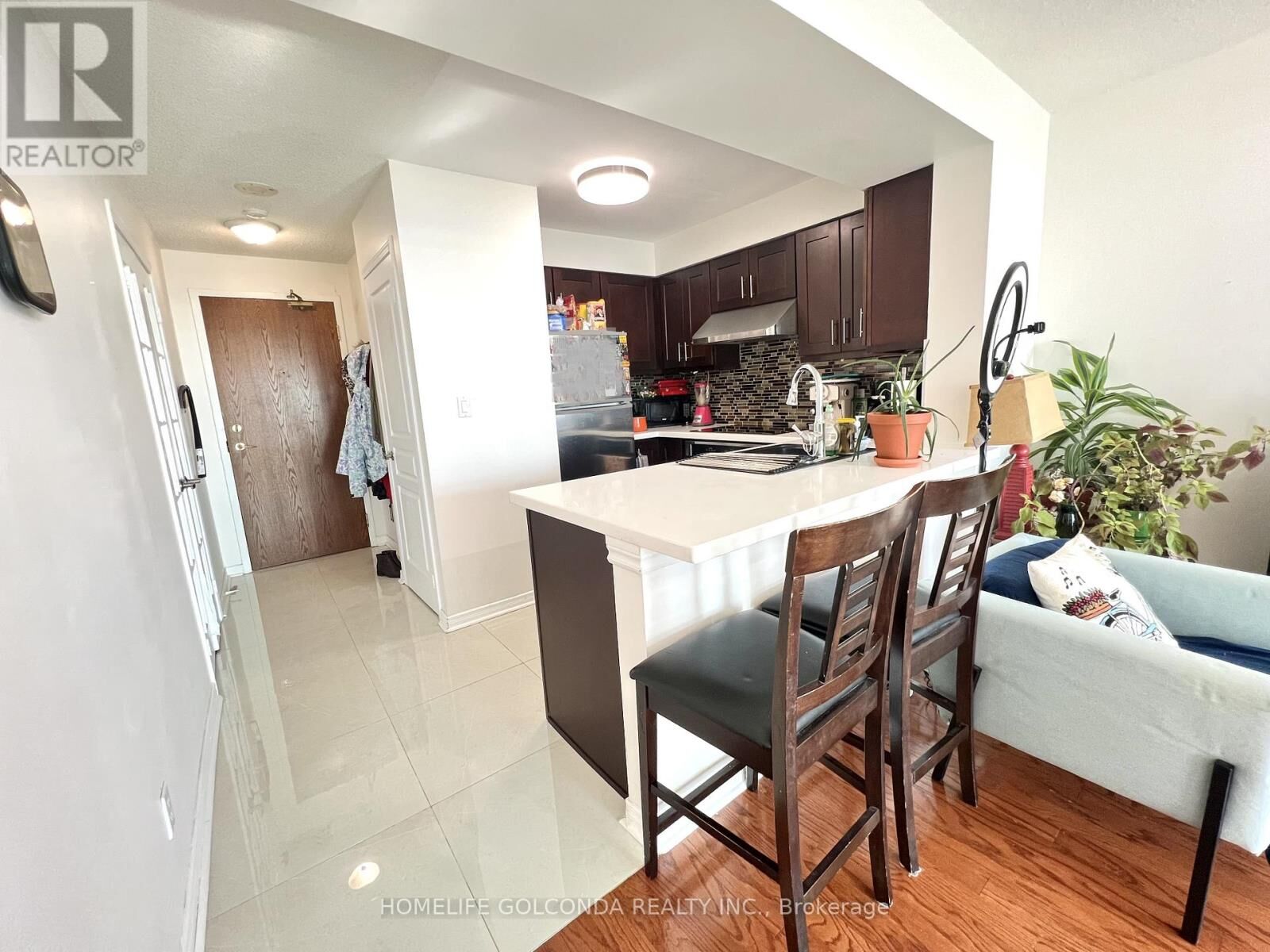 Property Photo:  4879 Kimbermount Avenue 1602  ON L5M 7R8 