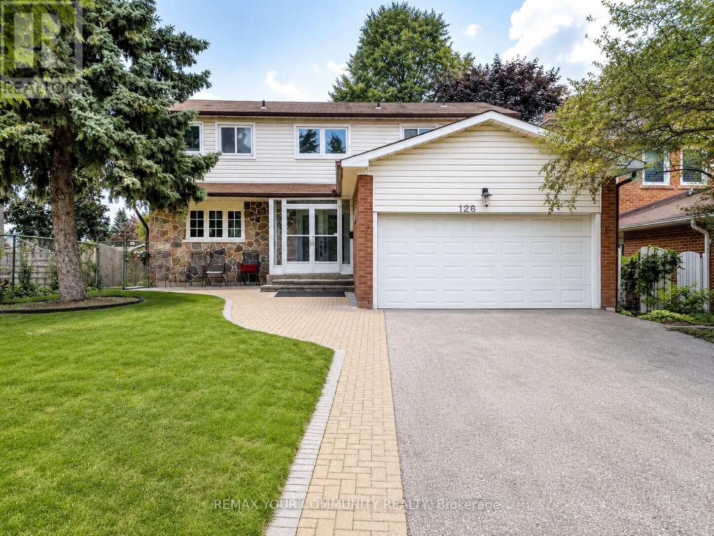 Property Photo:  126 Simonston Boulevard  ON L3T 4L8 