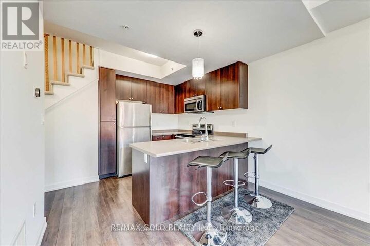 Property Photo:  1555 Kingston Road 201  ON L1V 0E9 