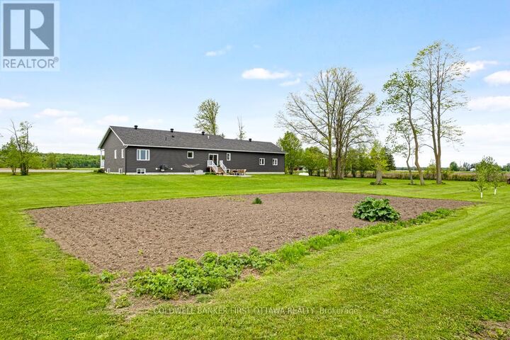Property Photo: 800 Waba Road ON K0A 2X0