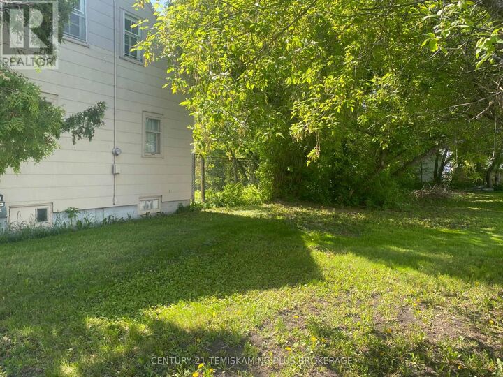Property Photo:  408 Grills Street  ON P0J 1P0 