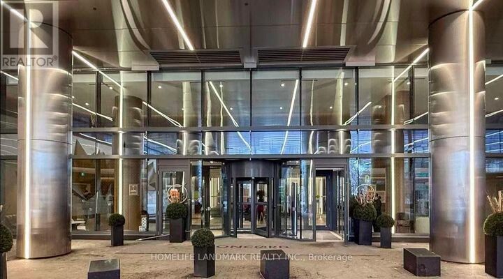 Property Photo:  1 Concord Cityplace Way 3802  ON M5V 0X3 