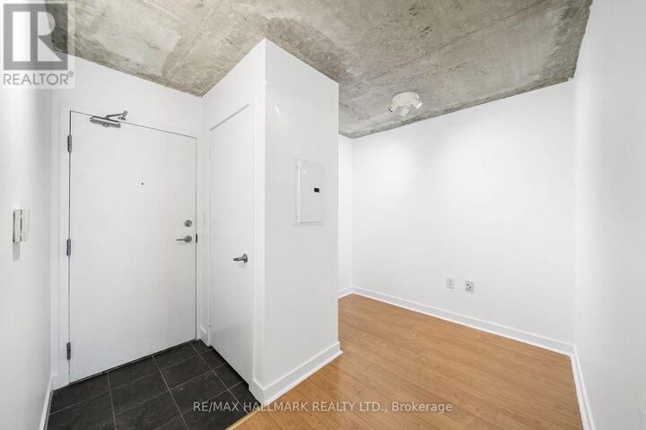 Property Photo:  11 Brunel Court 1702  ON M5V 3Y3 
