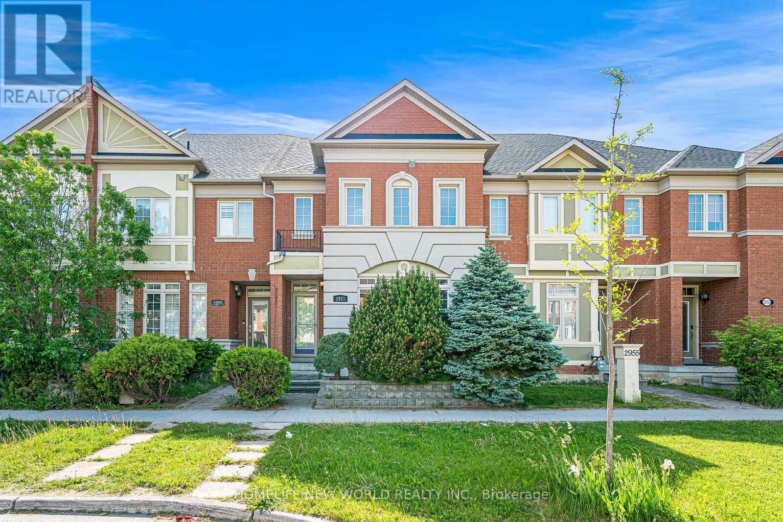 Property Photo: 2957 Bur Oak Avenue ON L6B 1B6