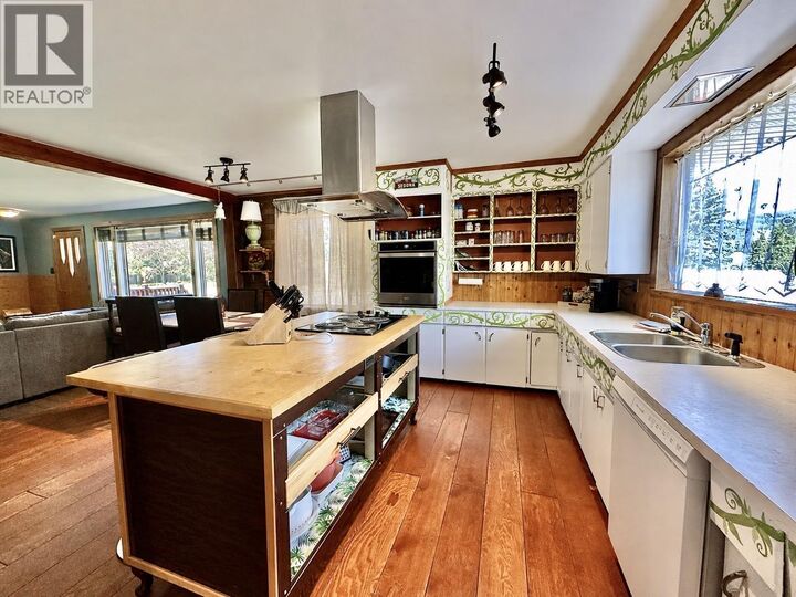 Property Photo: 1343 7th Avenue BC V0E 2Z0