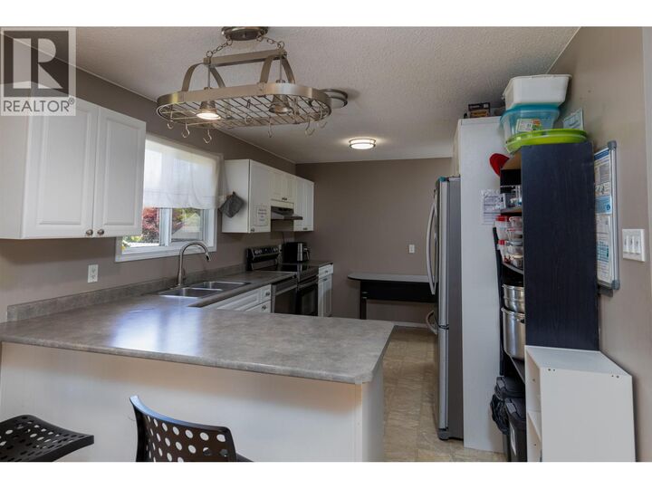 Property Photo: 4920 Lazelle Avenue BC V8G 1T7