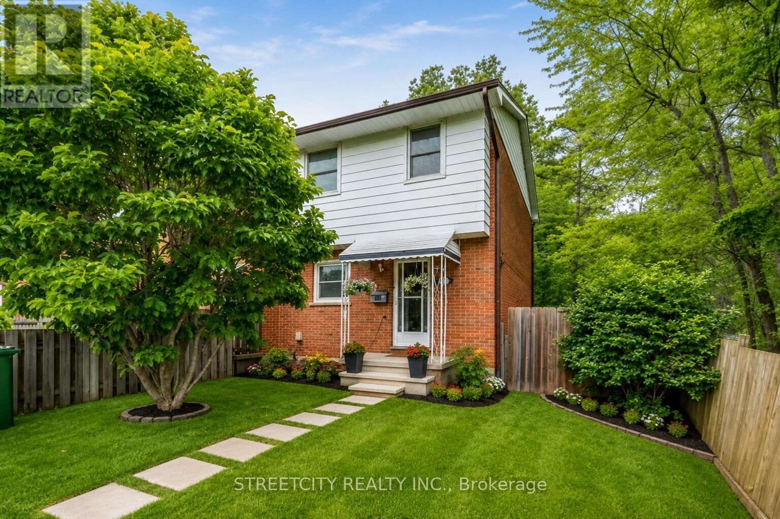Property Photo: 81 Parkside Drive 5 ON N5R 3V1