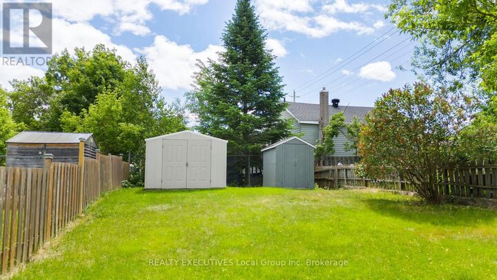 Property Photo: 521 Metcalfe Street ON P1B 2P7