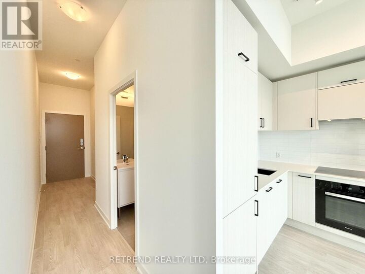 Property Photo: 5 Quarrington Lane 2307 ON M3C 0S5