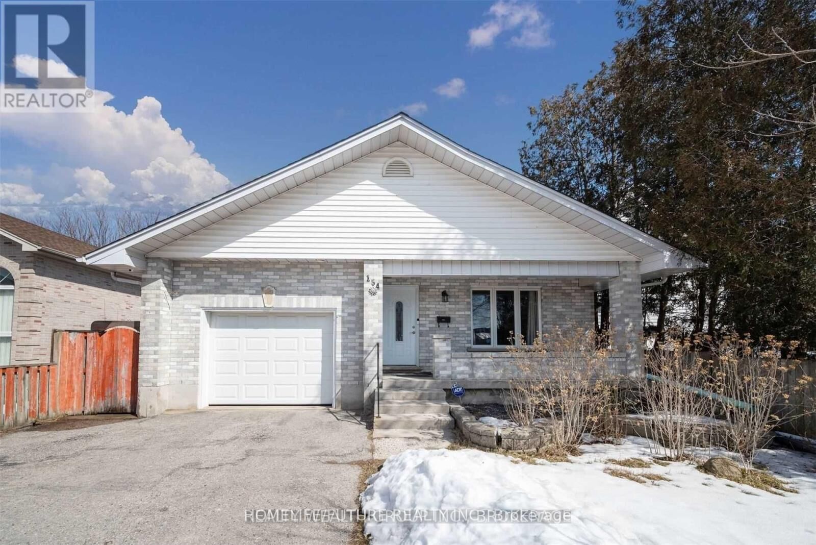 Property Photo:  154 Sanders Street  ON N5Z 2S6 