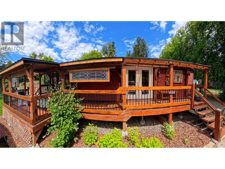 Property Photo: 1768 Victoria Avenue BC V0B 2L2