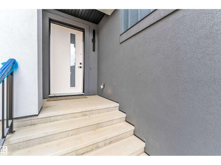 Property Photo: 7677 Kimiwan Cr SW AB T6W 5W2