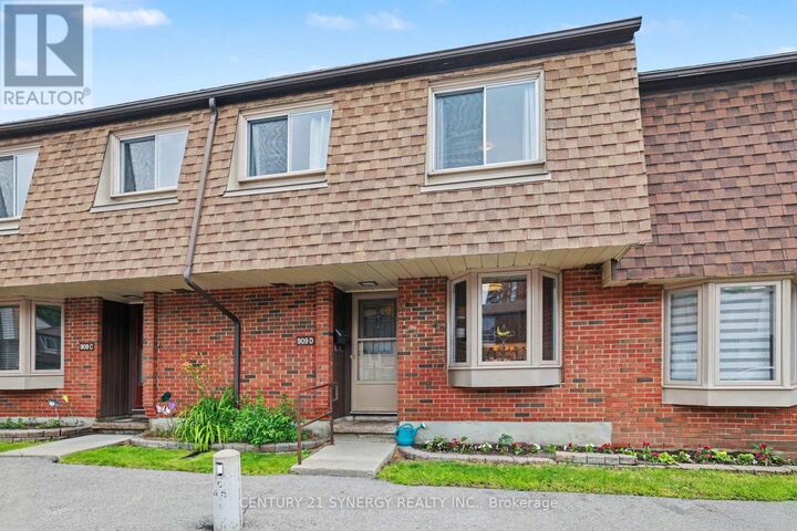Property Photo:  909D Elmsmere Road  ON K1J 8G4 
