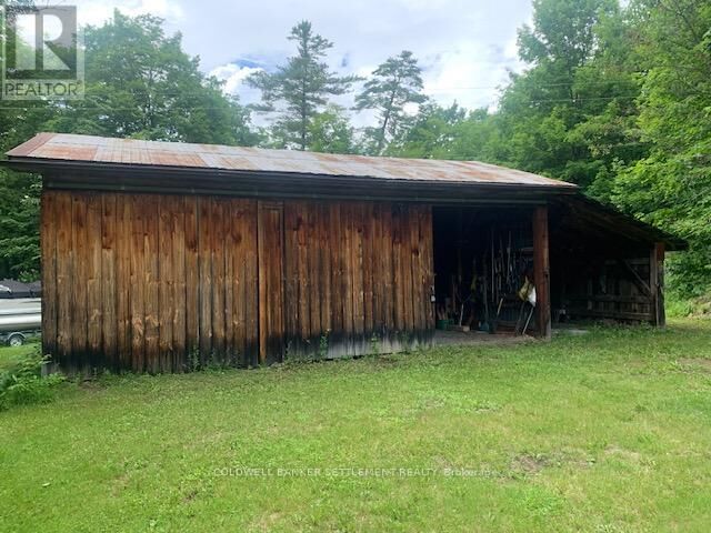 Property Photo: 306 Hanna Road ON K0H 2B0