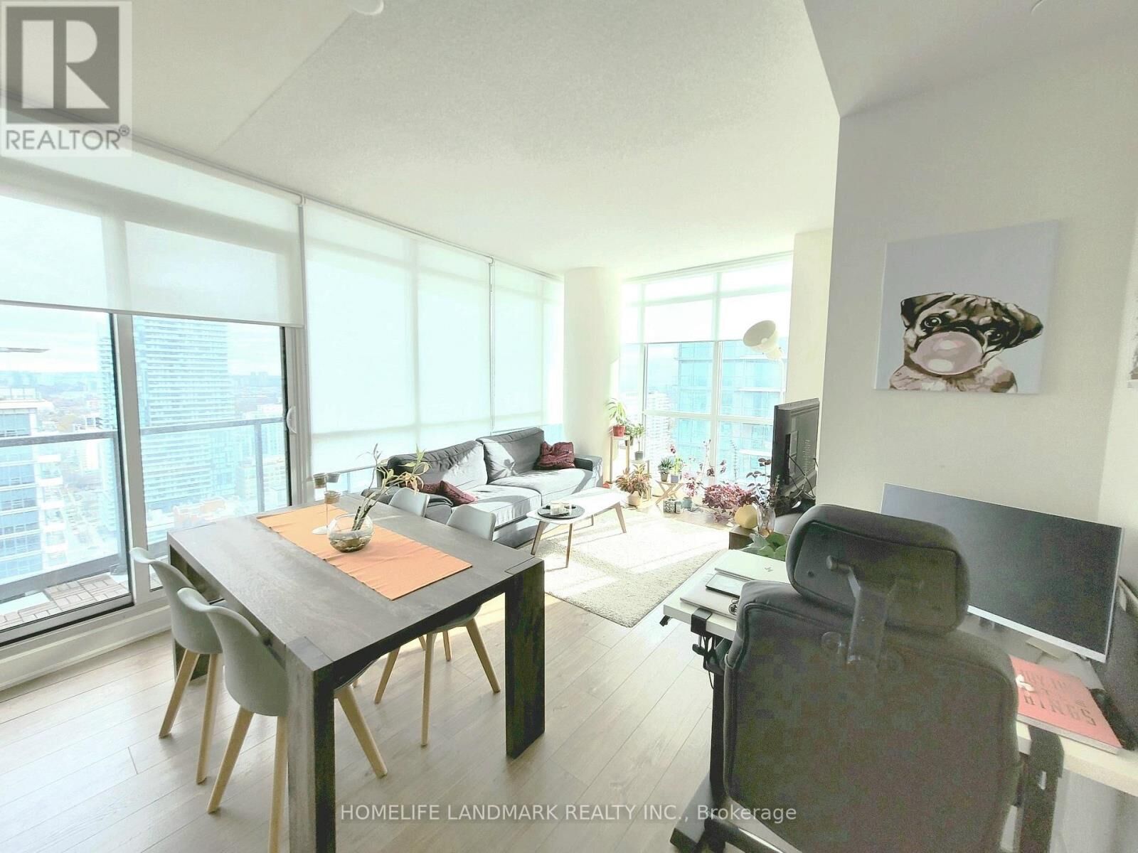 Property Photo: 30 Roehampton Avenue 3110 ON M4P 0B9