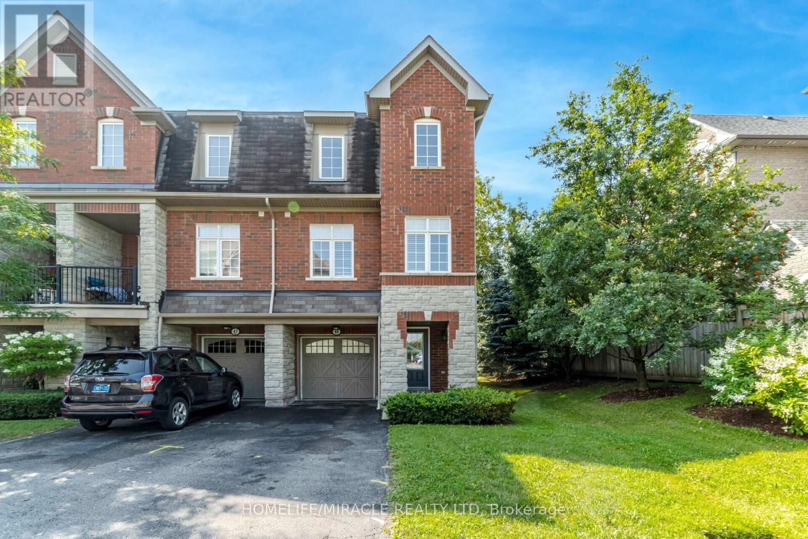 Property Photo: 1701 Finch Avenue 44 ON L1V 0B7