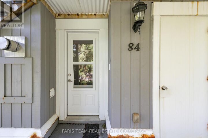 Property Photo:  23 Dawson Drive 84  ON L9Y 5B4 